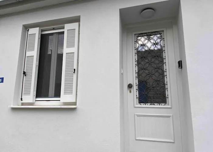 Orsiida Deluxe Garden House & Superior Garden Агрия