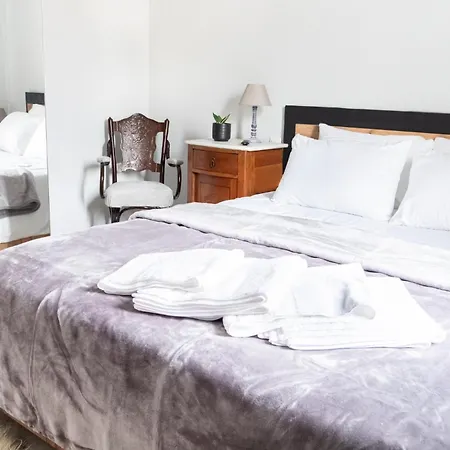 Orsiida Deluxe Garden House & Superior Garden Agria